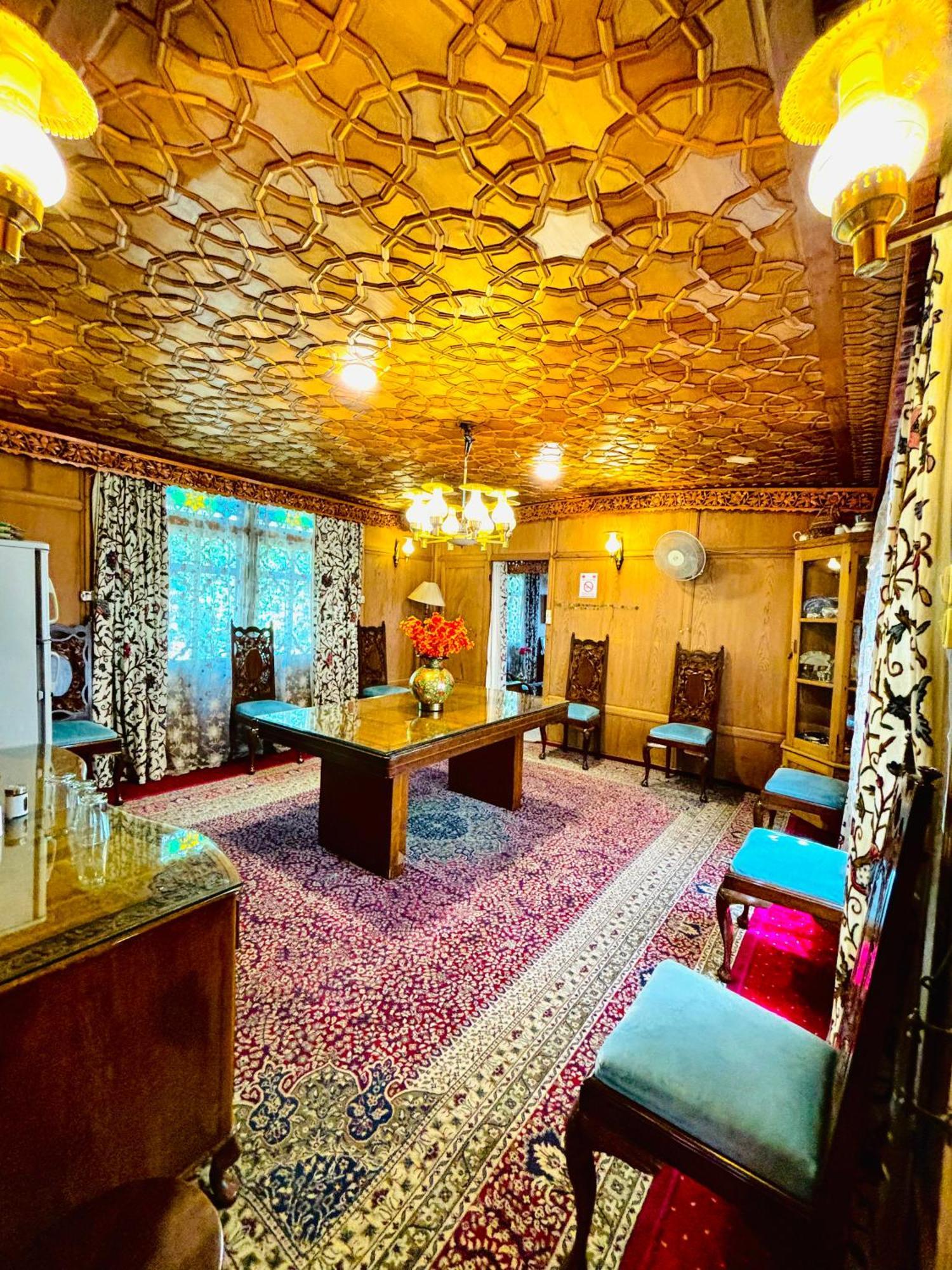 The Badyari Palace Houseboats Srīnagar Exterior foto