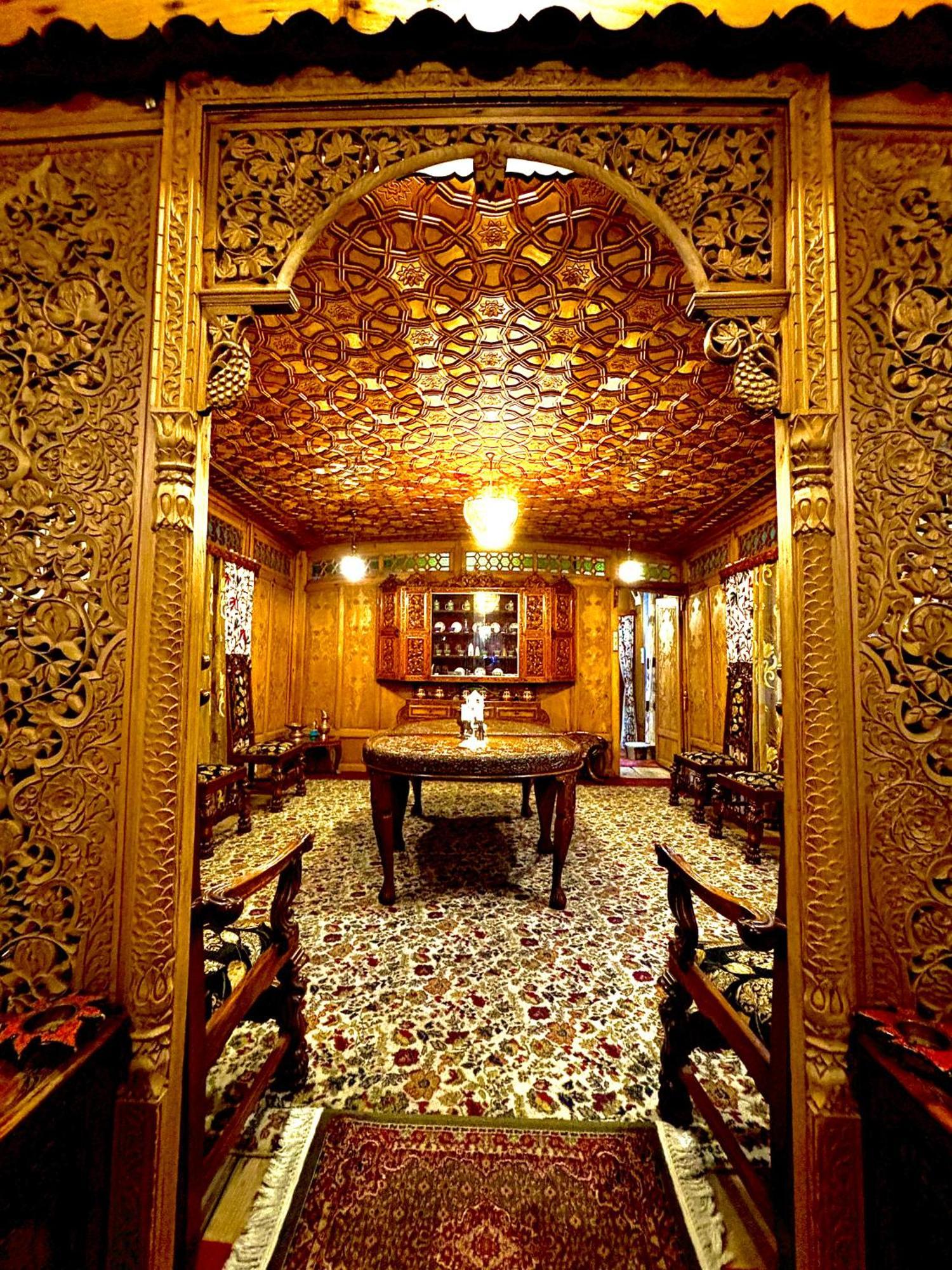 The Badyari Palace Houseboats Srīnagar Exterior foto