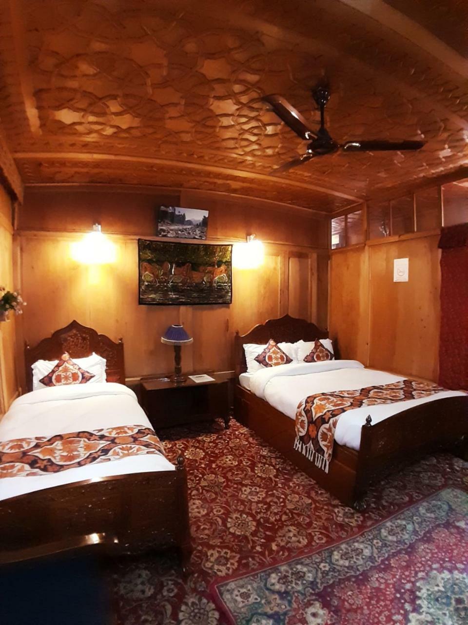 The Badyari Palace Houseboats Srīnagar Exterior foto